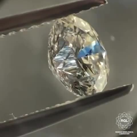 Обложка видео: CVD (Chemical Vapor Deposition) — метод выращивания алмаза способом химического осаждения из газовой фазы